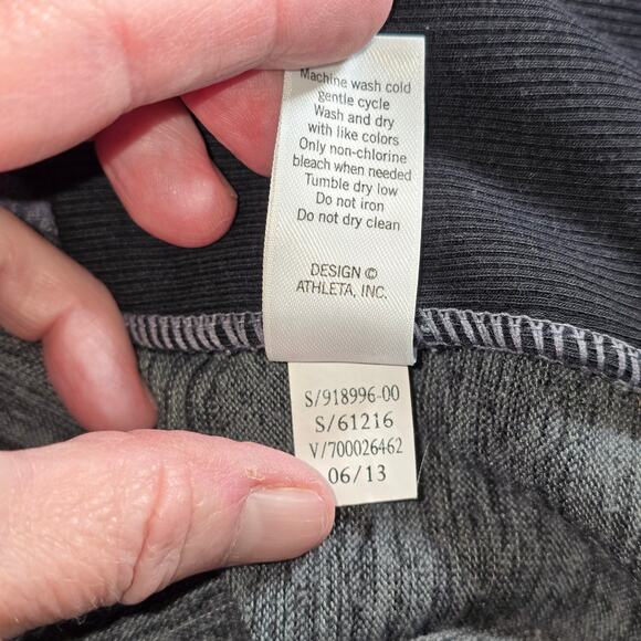 Athleta Cowl Neck Thumbhole Pullover Gray Black Yoga Gym Athletic Pockets Small - Picture 7 of 8